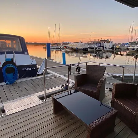 Ferienzentrum Yachthafen * Rechlin