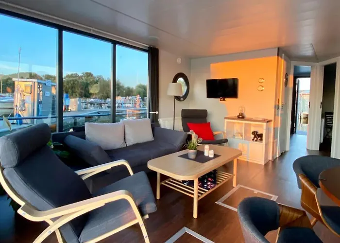 Apartament Ferienzentrum Yachthafen Rechlin